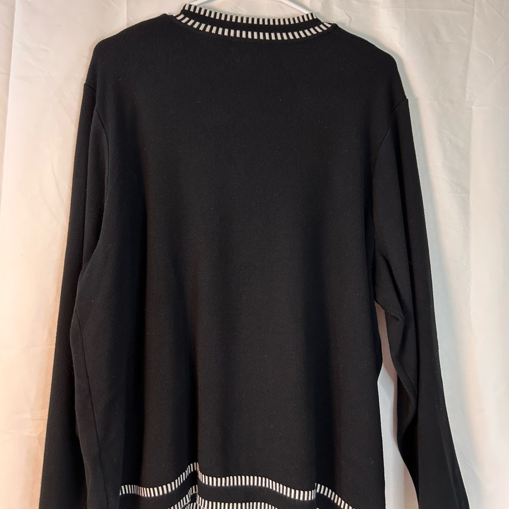 Adrianna Papell Crew Neck Cardigan with White Stitch Detail Gold buttons Size 2X - Picture 5 of 9